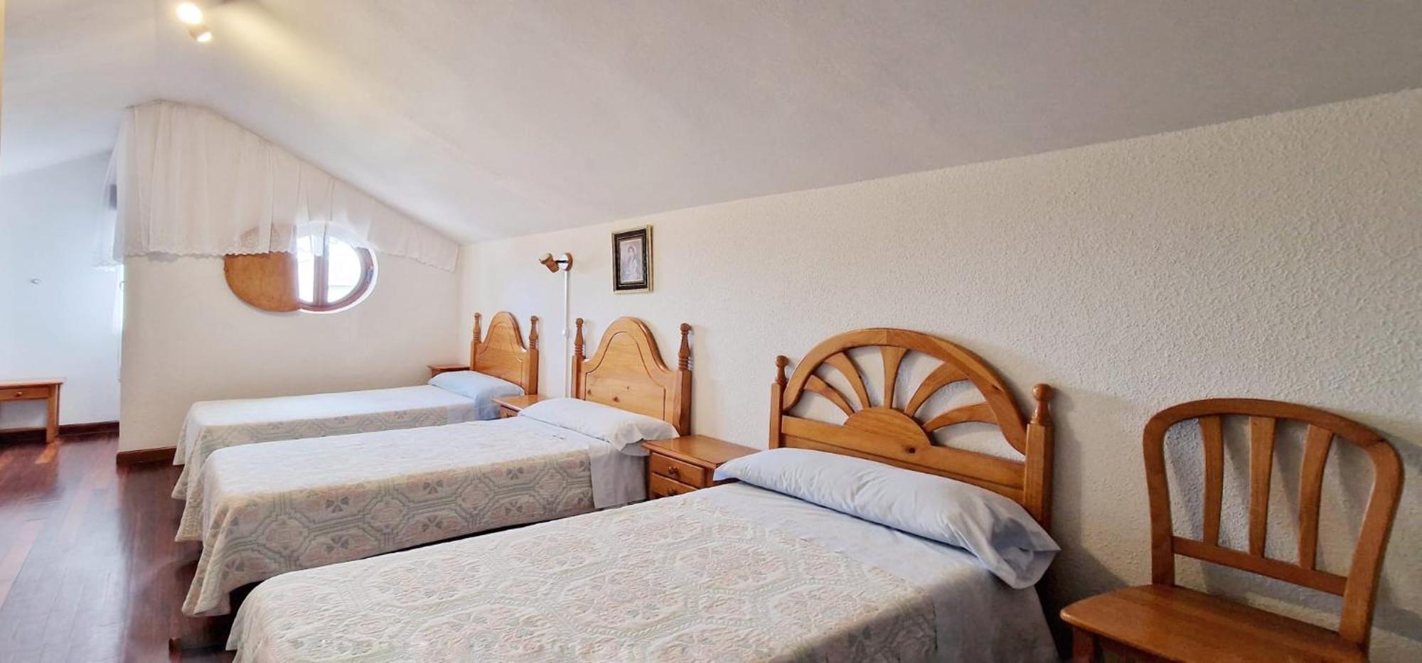 Готель Cosma House Hinojedo Екстер'єр фото
