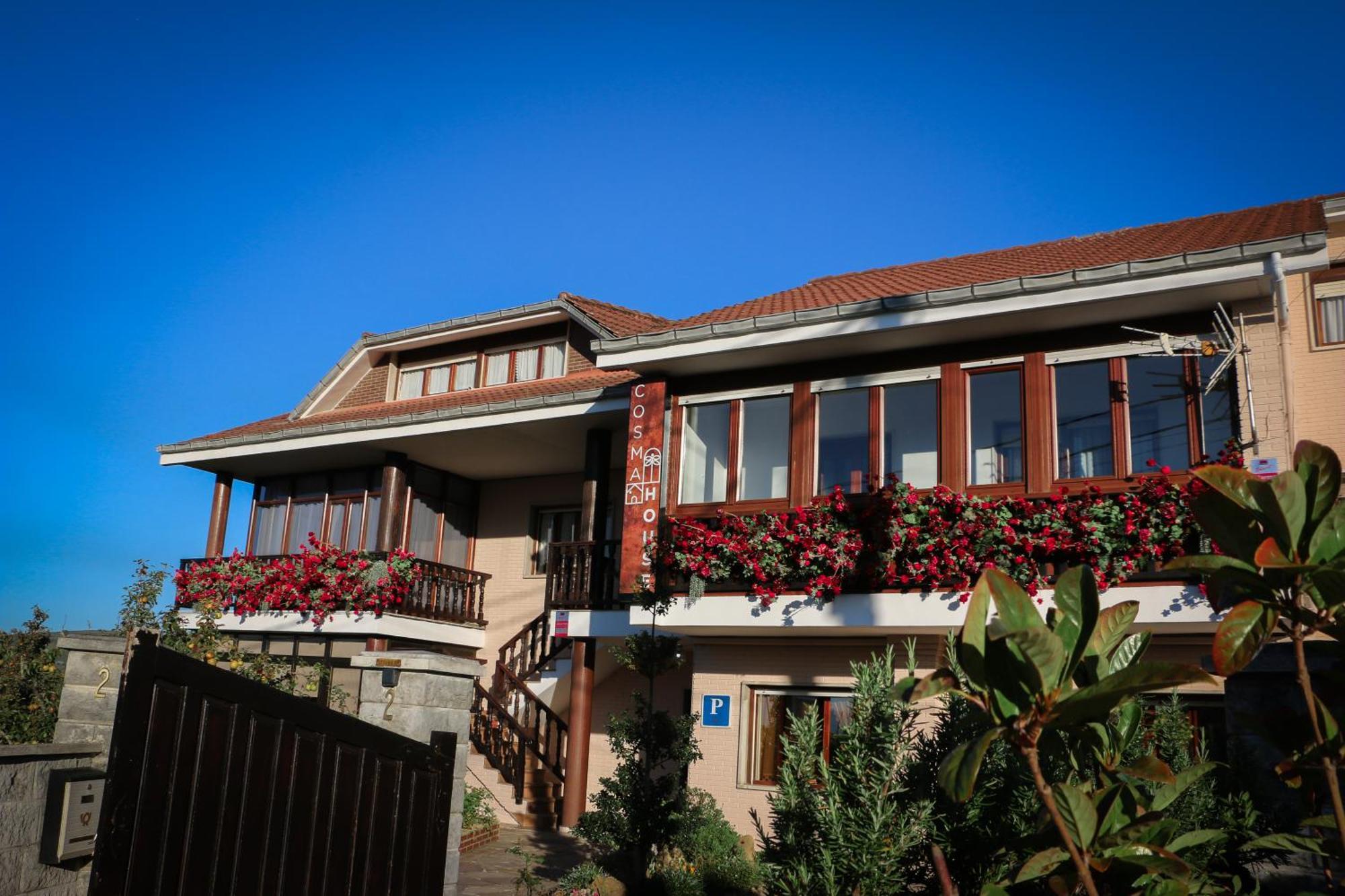Готель Cosma House Hinojedo Екстер'єр фото
